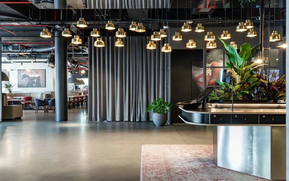 Radisson RED Brussels 4*