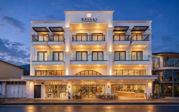 Poussez les portes de l'Énorme Epavli Urban Living 4*