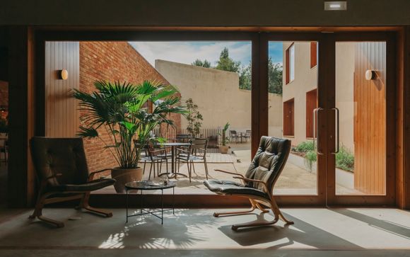 Mouco Hotel - Stay, Listen & Play