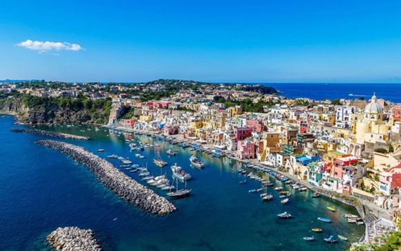 Ab 7 Nächten: Ein Ausflug nach Procida inklusive Transfers 