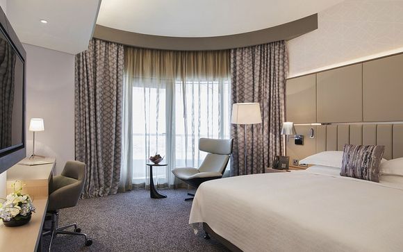 Ihr optionaler Stopover im Pearl Rotana Capital Center 4* Hotels in Abu Dhabi 