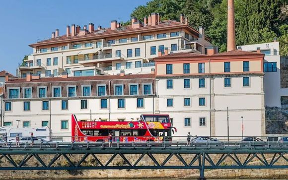 Para estancias a partir de 7 noches: Autobús Turístico Básico Hop-on /Hop-off