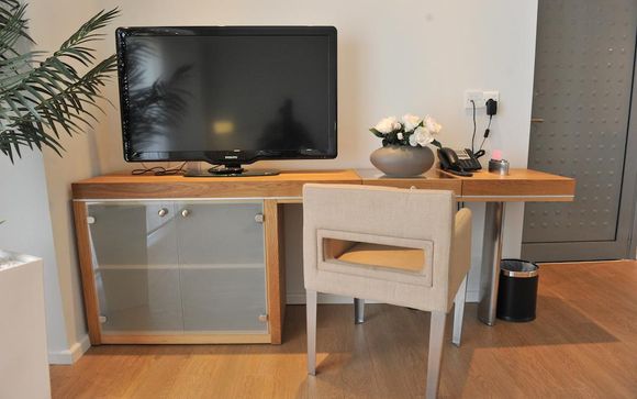 E Hotel Spa & Resort 4*