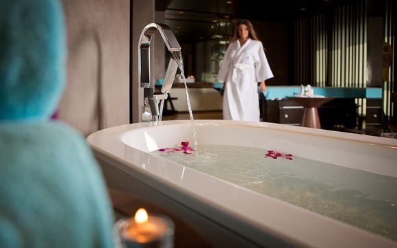 Hotel Al Ain Rotana 5*