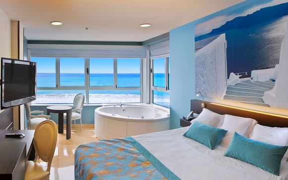 Todo incluido y jacuzzi en la habitación con vistas al mar