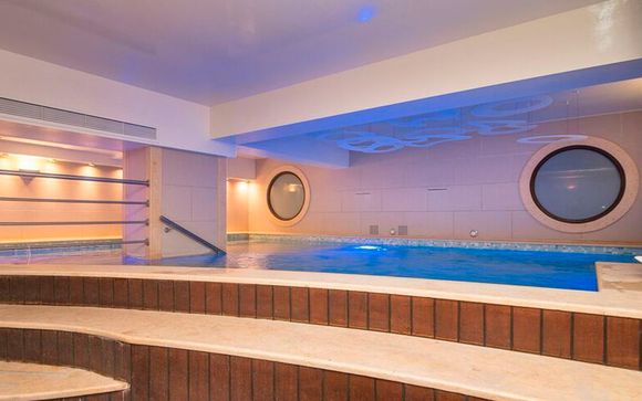 Cosmopolitan Hotel and Spa 4*