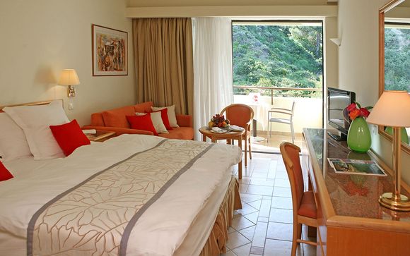  Amathus Beach Hotel 5*