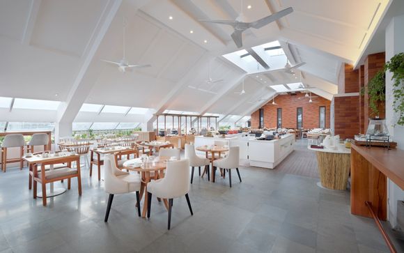 Jambuluwuk Oceano Seminyak 5*