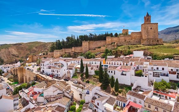 Hotel con encanto junto a joyas naturales e históricas