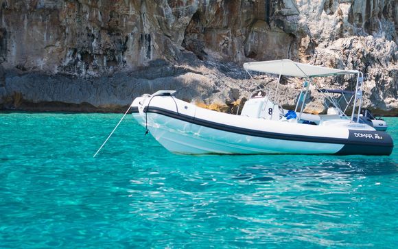 Excursion en bateau pneumatique vers les criques de Cala Mariolu et Cala Goloritzè, au départ de l'hôtel