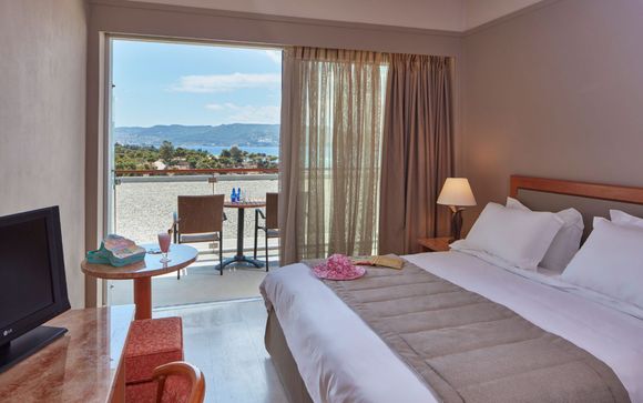 Poussez les portes du AKS Hinitsa Bay 4*