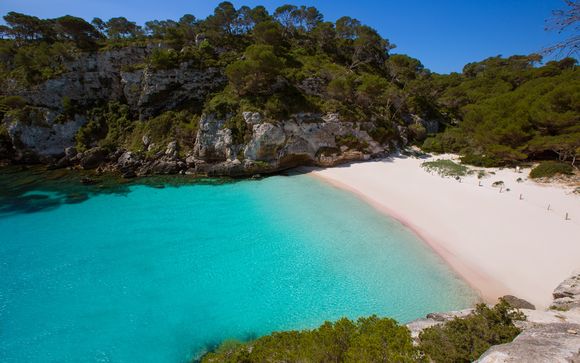 Découvrez les Baléares grâce à votre location de voiture incluse
