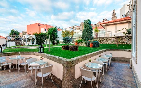 Flores Village Hotel & Spa 4*