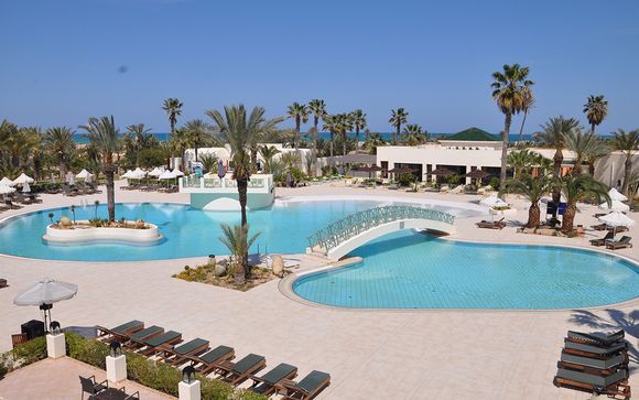 Détente sous les palmiers en Tunisie