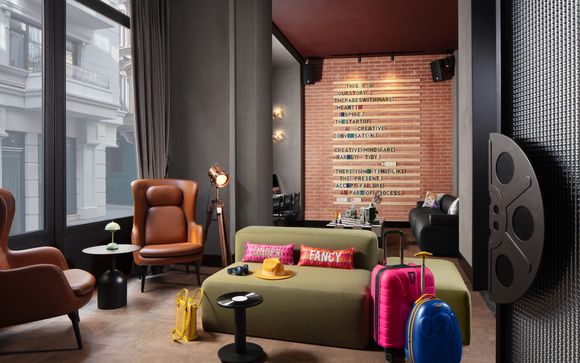 Moxy Istanbul Beyoglu 4*