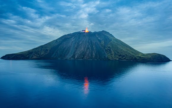 Escursione in barca di un'intera giornata a Panarea e visita serale a Stromboli (per soggiorni a partire da 7 notti)