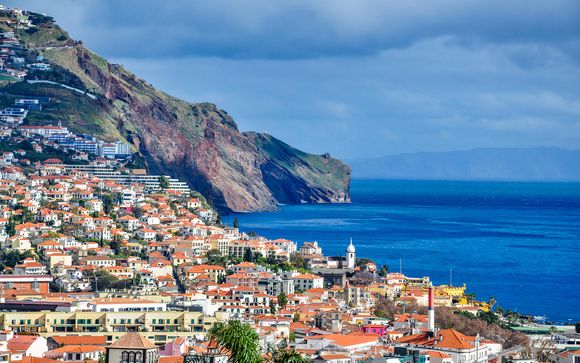 Tour 2 in 1 Hop-On Hop-Off a Funchal e Câmara de Lobos