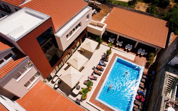 L'Hotel Borovnik 4*