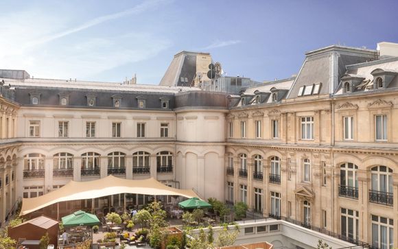 Crowne Plaza Paris République 4*