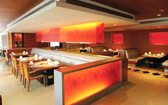 Possibilità di soggiorno iniziale a Bangkok al Pathumwan Princess Hotel 5*
