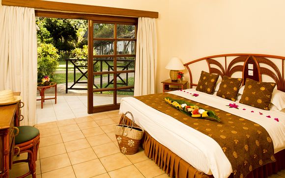 Neptune Village Beach Resort & spa Hotel 4*
