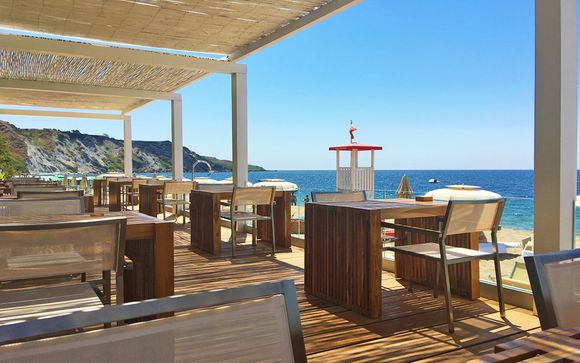 Resort a 5* sulla Costa Ionica con servizio spiaggia