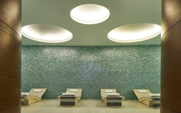 Hilton Dubai Al Habtoor 5*