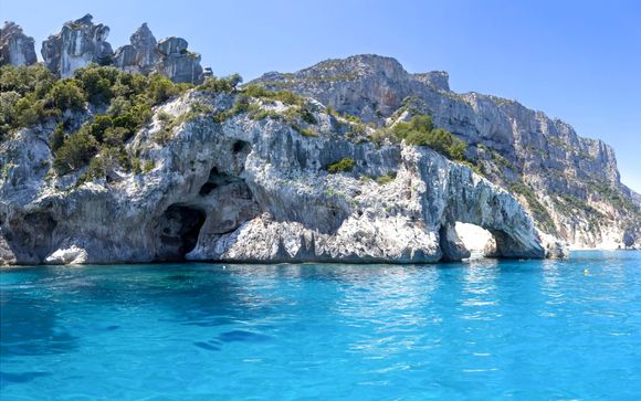 Eleganza a 4* e mare da sogno nel Golfo di Orosei