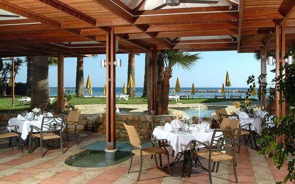 Palm Beach Hotel & Bungalows 4*