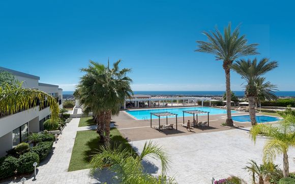 Royal Blue Resort & SPA 4*