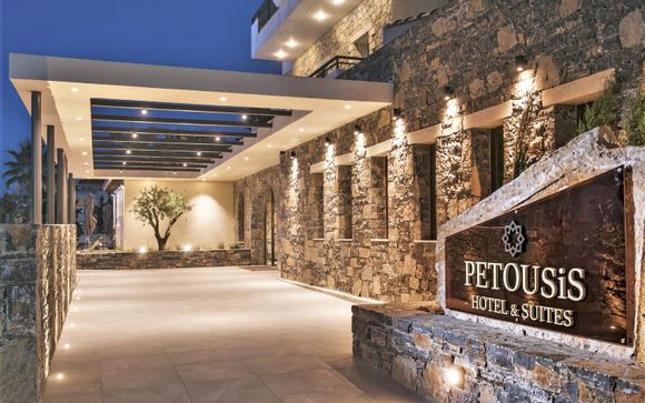 Il Petousis Hotel & Suites 4*