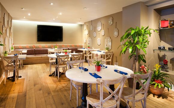 Miami: Blue Moon Hotel, Autograph Collection