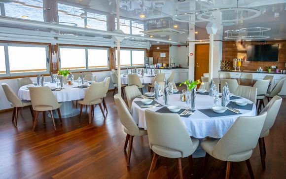 MS Mama Marija boat, MS Invictus of MS Summer 