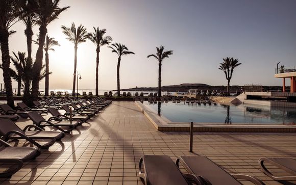 Qawra Palace Resort & Spa 4*