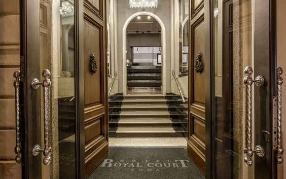 Royal Court Hotel 4*