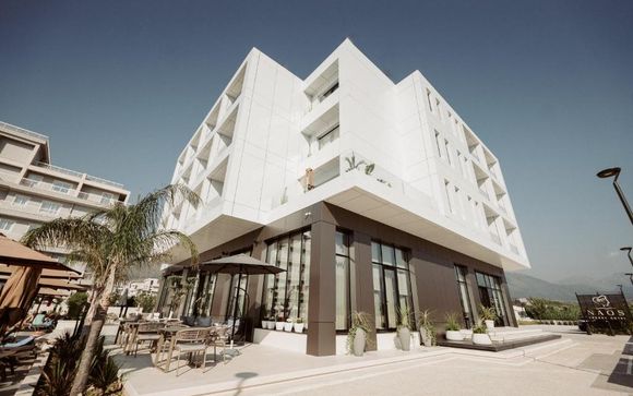 Naos Luxury Hotel 4*