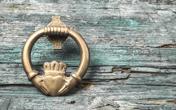 Uw Heritage Island Touring Guide & Explorer Coupon