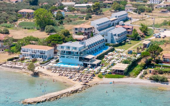Golden Coast Suites 4*