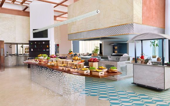 Novotel New Delhi City Centre 5*