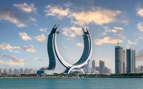 Half-day city tour (4 hours) with an English-speaking guide for stays of 5 nights or more