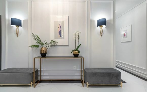 Praxitelous Luxury Suites 5*