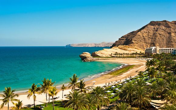 Crowne Plaza Muscat by IHG 4*