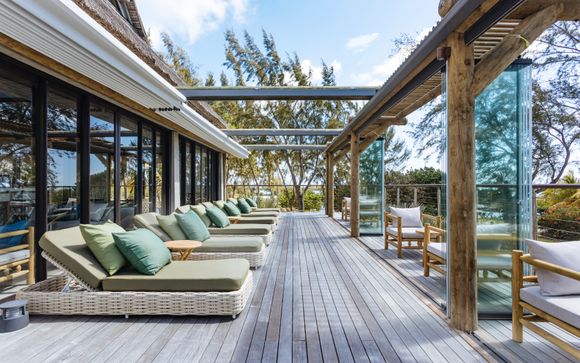 Lagoon Attitude Hotel 4*