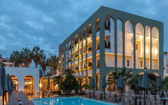 Garden Hotel 4*