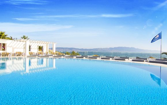 Charm Beach Resort 4*