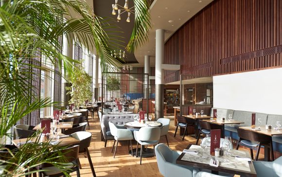Contemporary Design Inspired by Royal Docks Setting