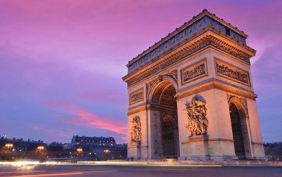 The history of La Défense during night time