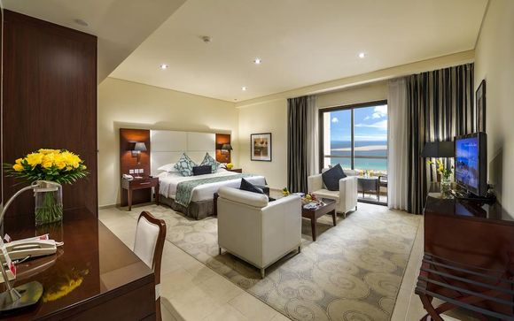 Ramada Plaza Jumeirah Beach Residence 4*