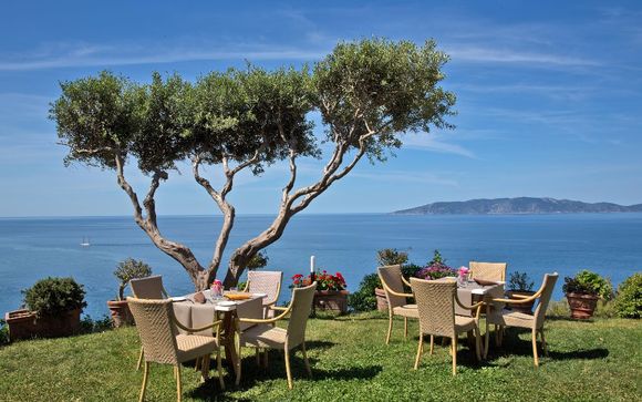 Hotel Torre di Cala Piccola 4*
