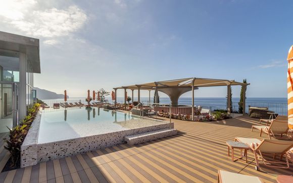 Elegante e moderno hotel a Funchal con un ingresso alla Spa